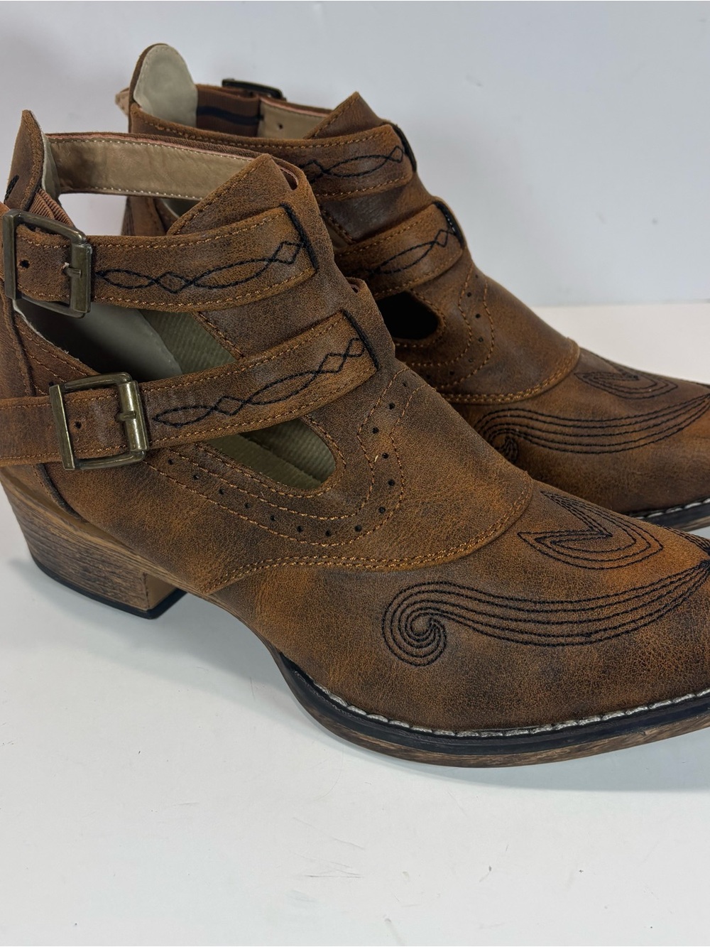 Roper Willa Embroidered Snip Toe Cowboy Ankle Booties Casual Boots 7.5 EUC
